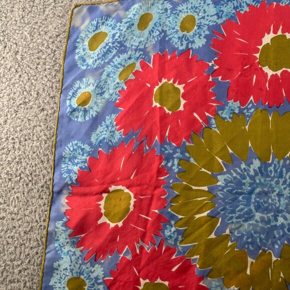 Vintage Vera  Neumann Floral Scarf With Red & Blue Daisy Pattern - Picture 5 of 6